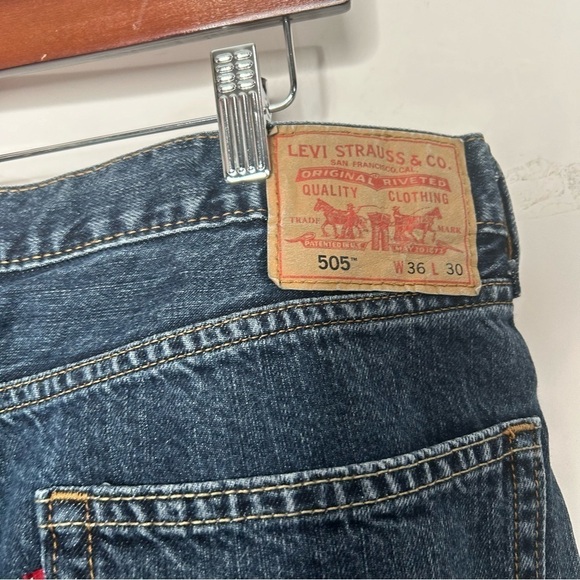 Levi’s 505 Men’s Regular Fit Denim Jeans Size 36x30 Blue - Picture 3 of 5